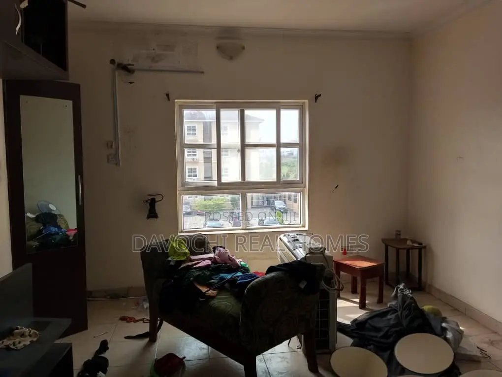 Furnished 3bdrm Apartment in Osapa London for rent