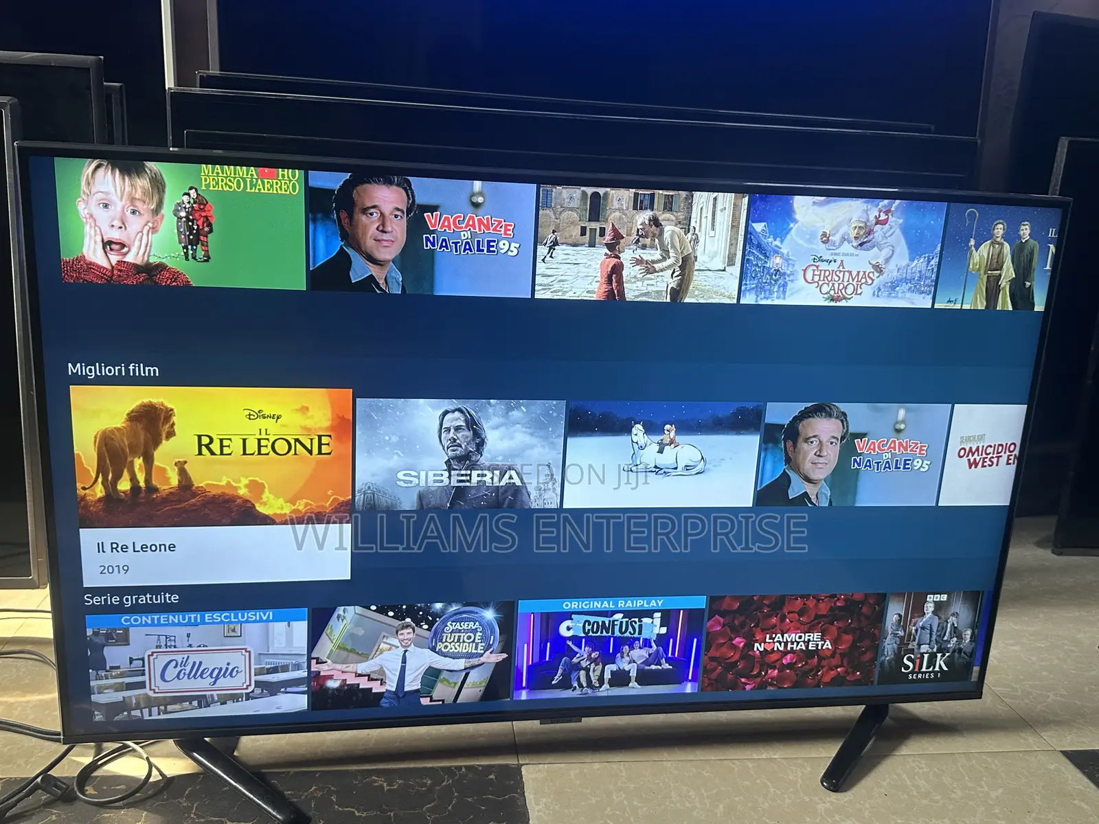 Samsung 43 Inches Au7170 Qled Smart TV