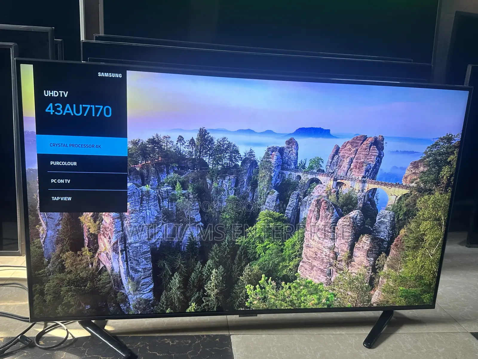 Samsung 43 Inches Au7170 Qled Smart TV