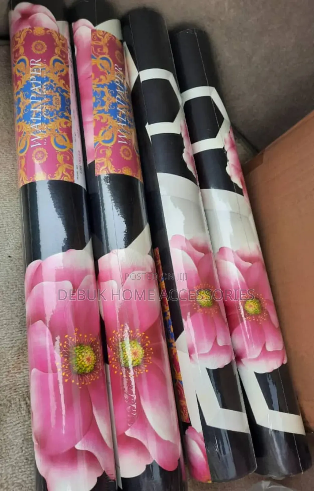 Attractive Flowery Wallpaper in Rolls