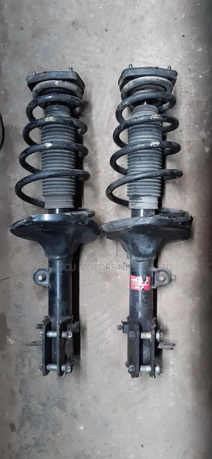 Back Shock Absorbers And Hubs Hyundai Tucson 2008 Model