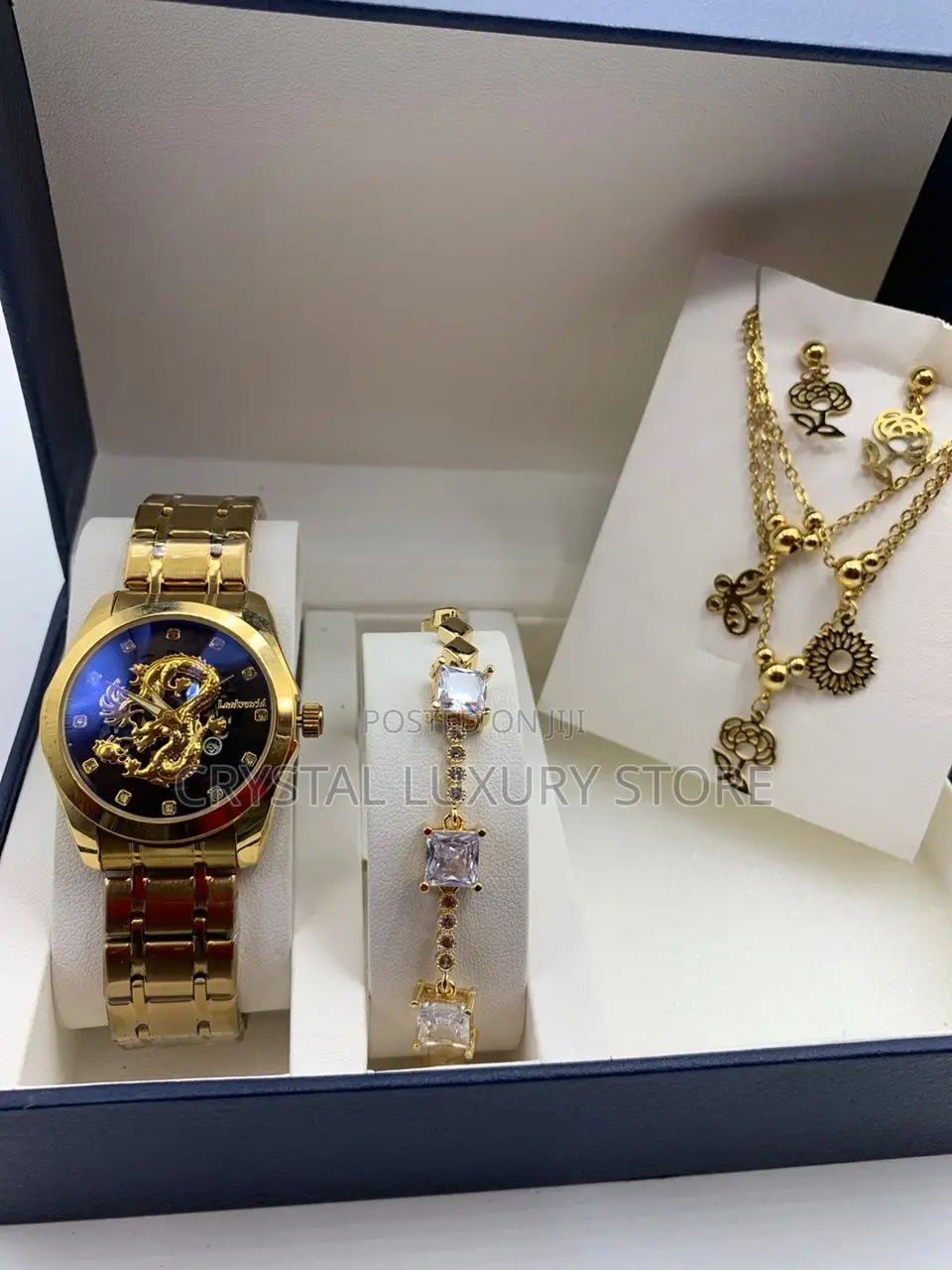 Cartier Quality Ladies Gift Set Wristwatch/Jewelries