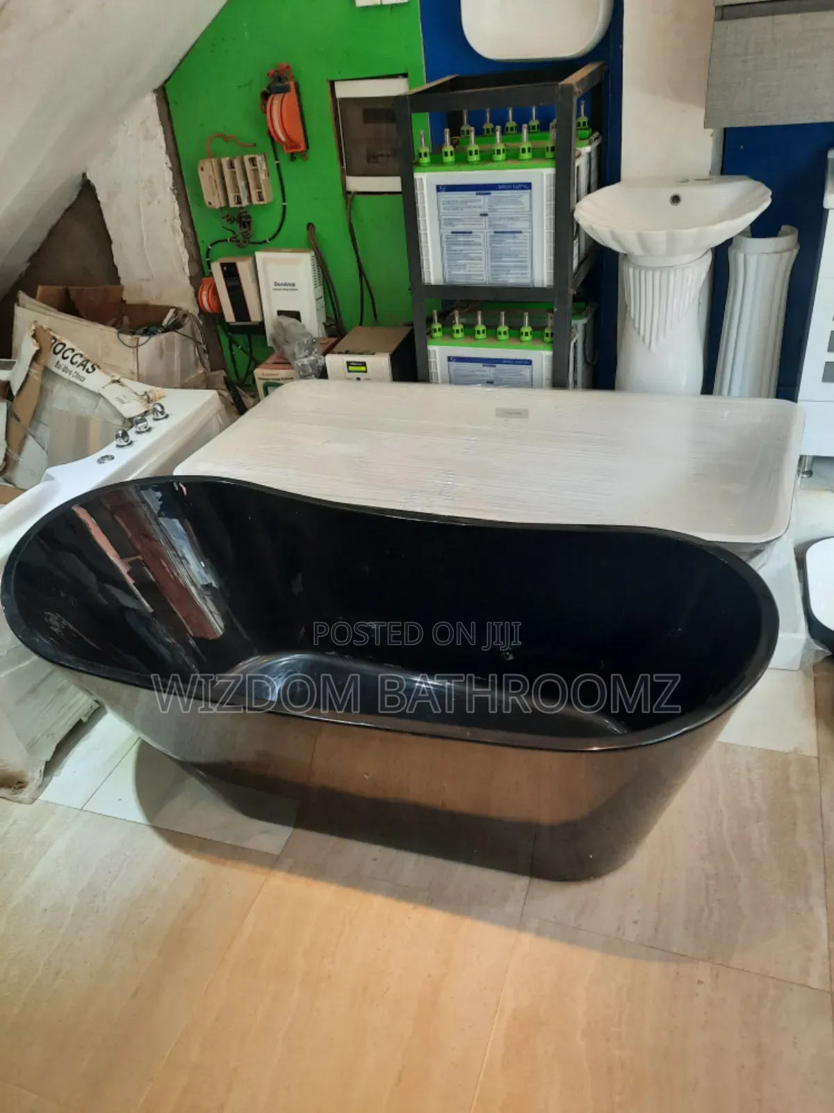 Black Luxury Bathtub