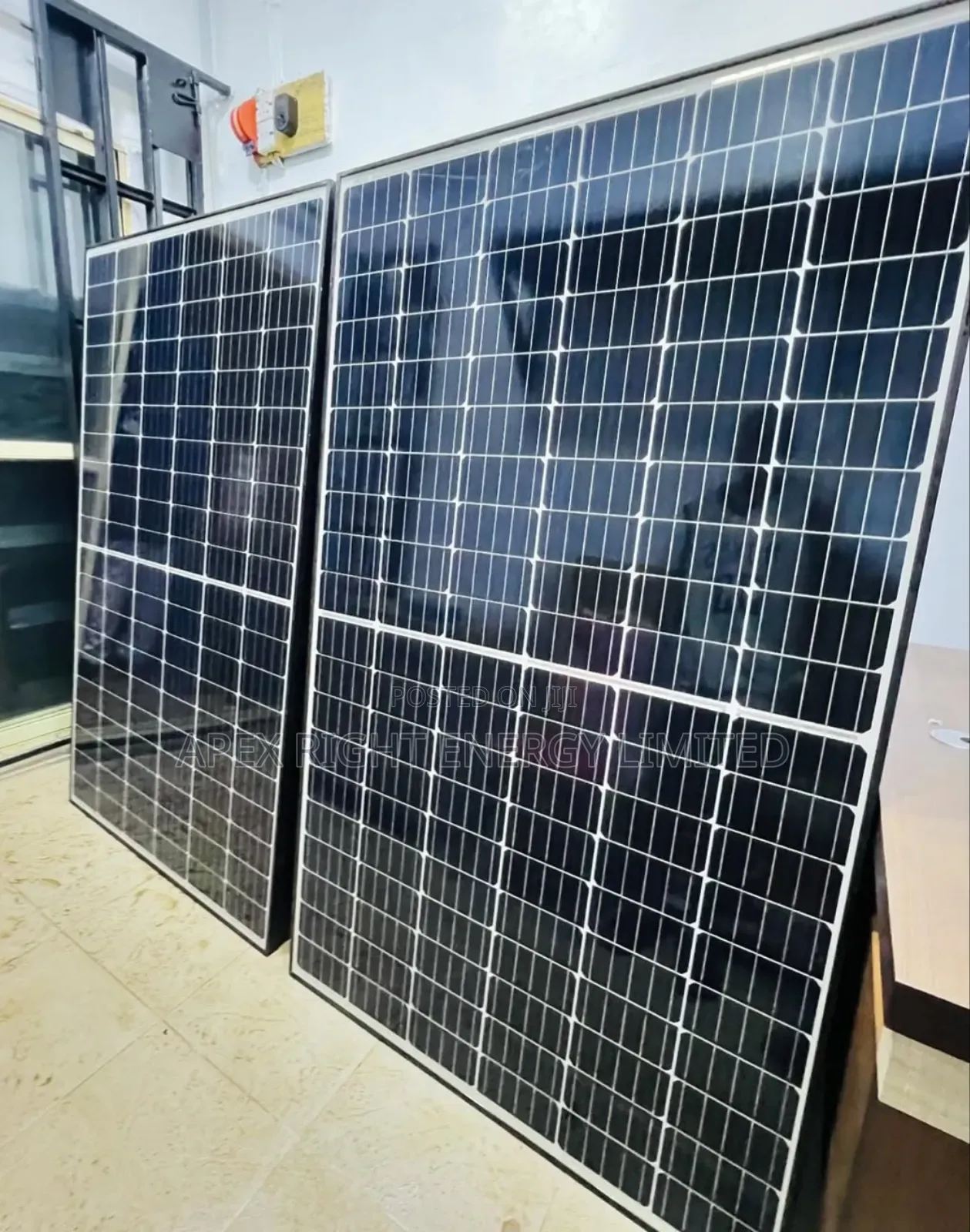 550watts Mono Crystalline Canadian Panel