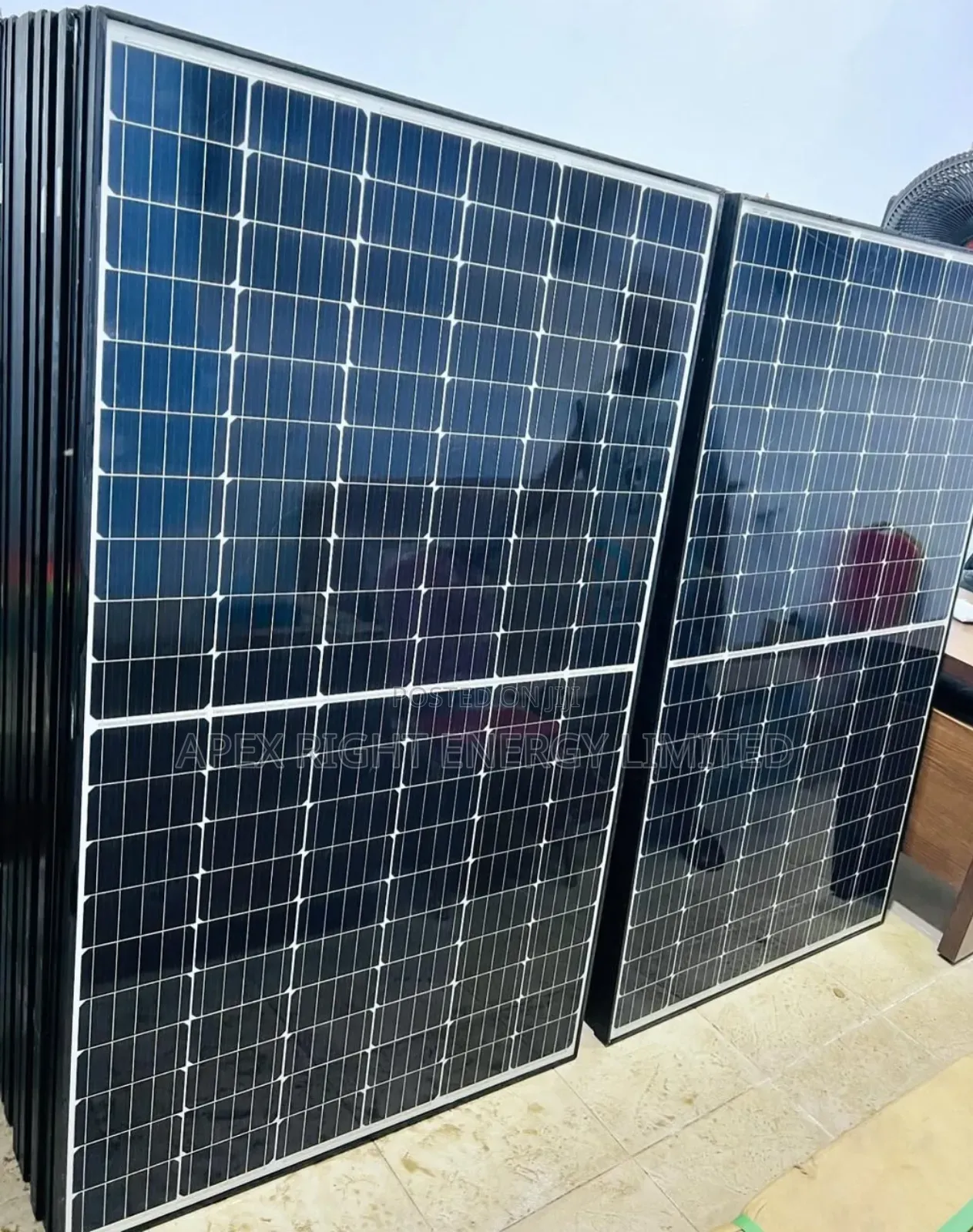 550watts Canadian Mono Crystalline Black_panel