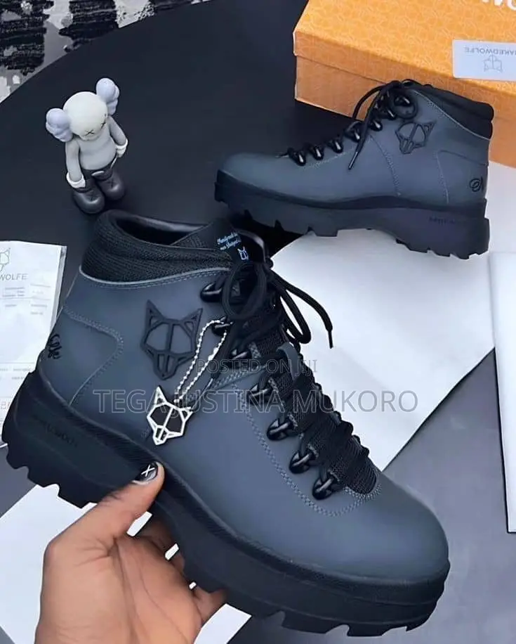 Necked Wolf Boot