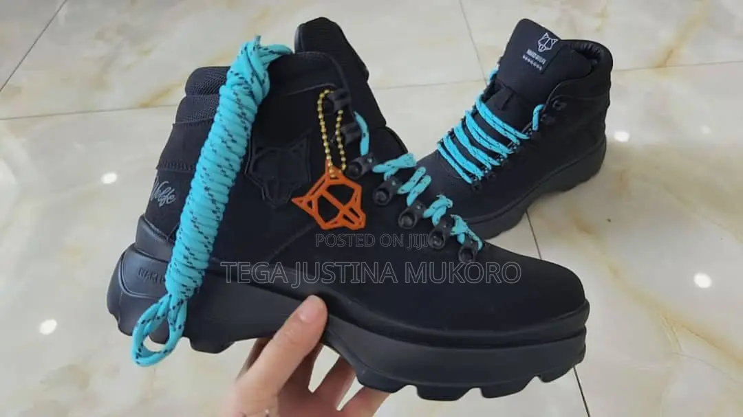 Necked Wolf Boot