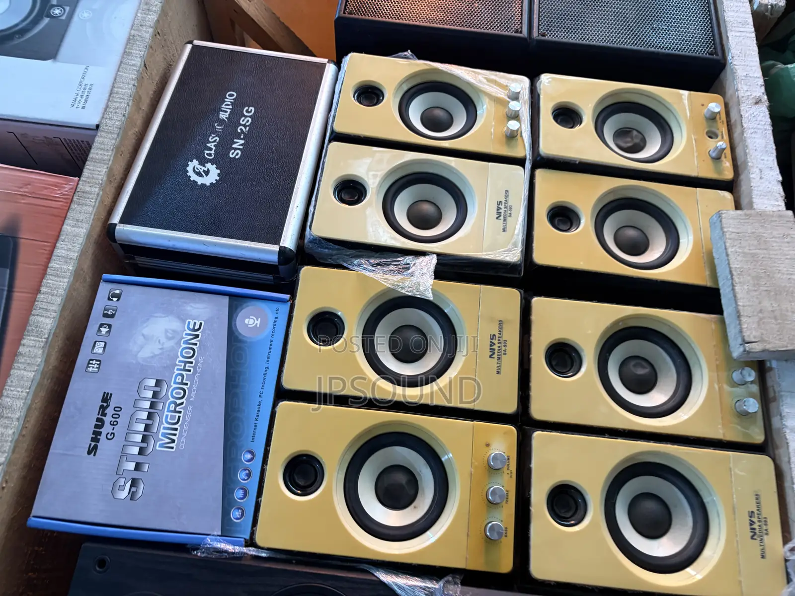 London  Use Studio Monitor Speakers