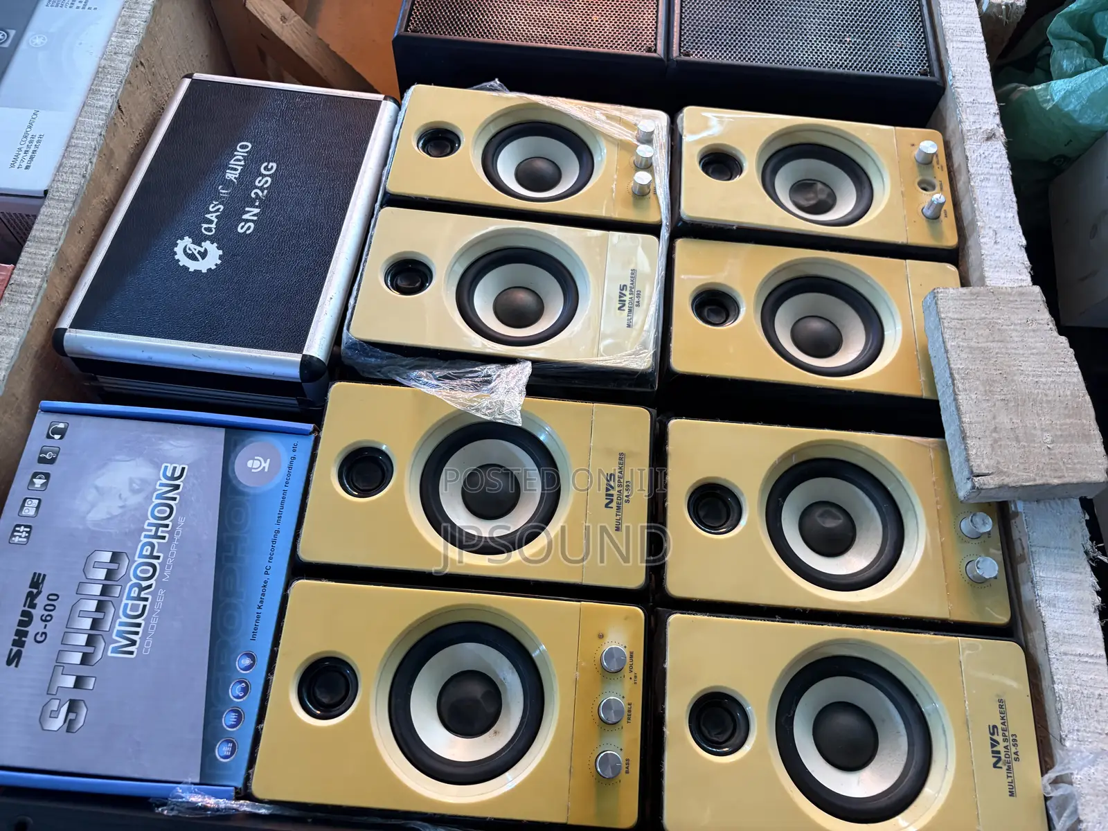 London  Use Studio Monitor Speakers