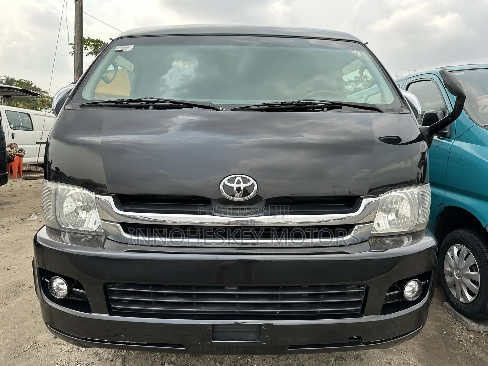 Toyota HiAce 2010 Black