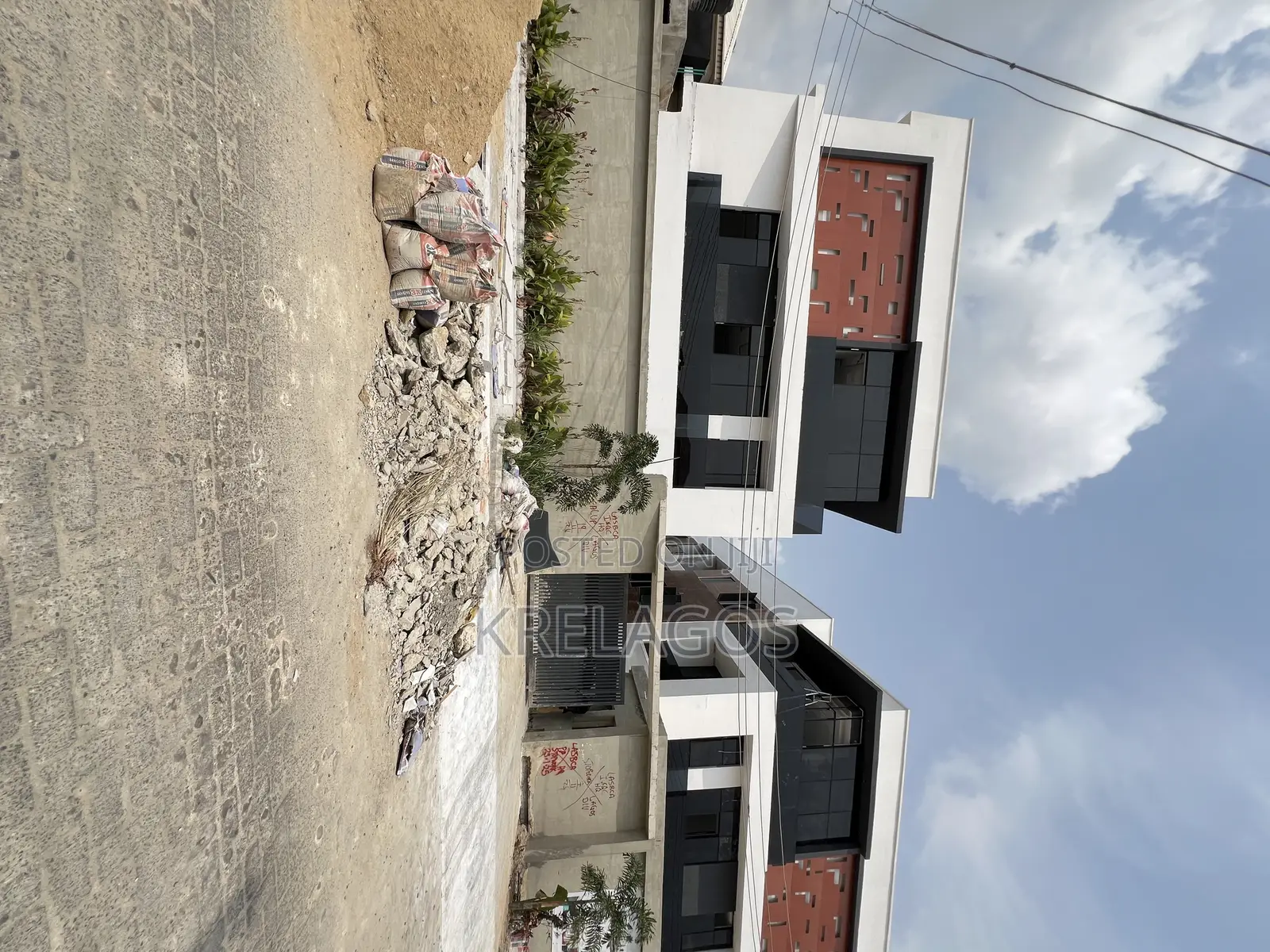 4bdrm Duplex in Lekki Phase 1 for sale