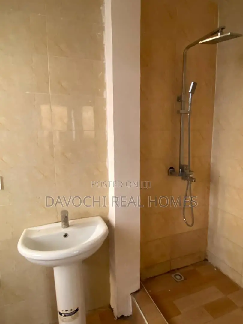 4bdrm Apartment in Osapa London for rent