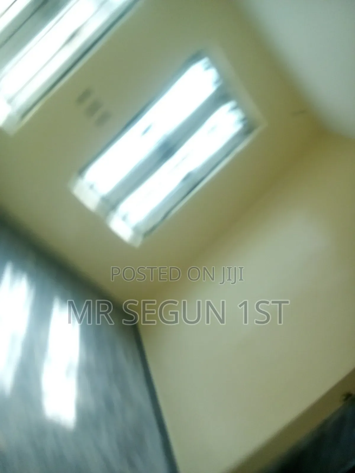 3bdrm Block of Flats in Common Wealth Estate, Akala Express for rent