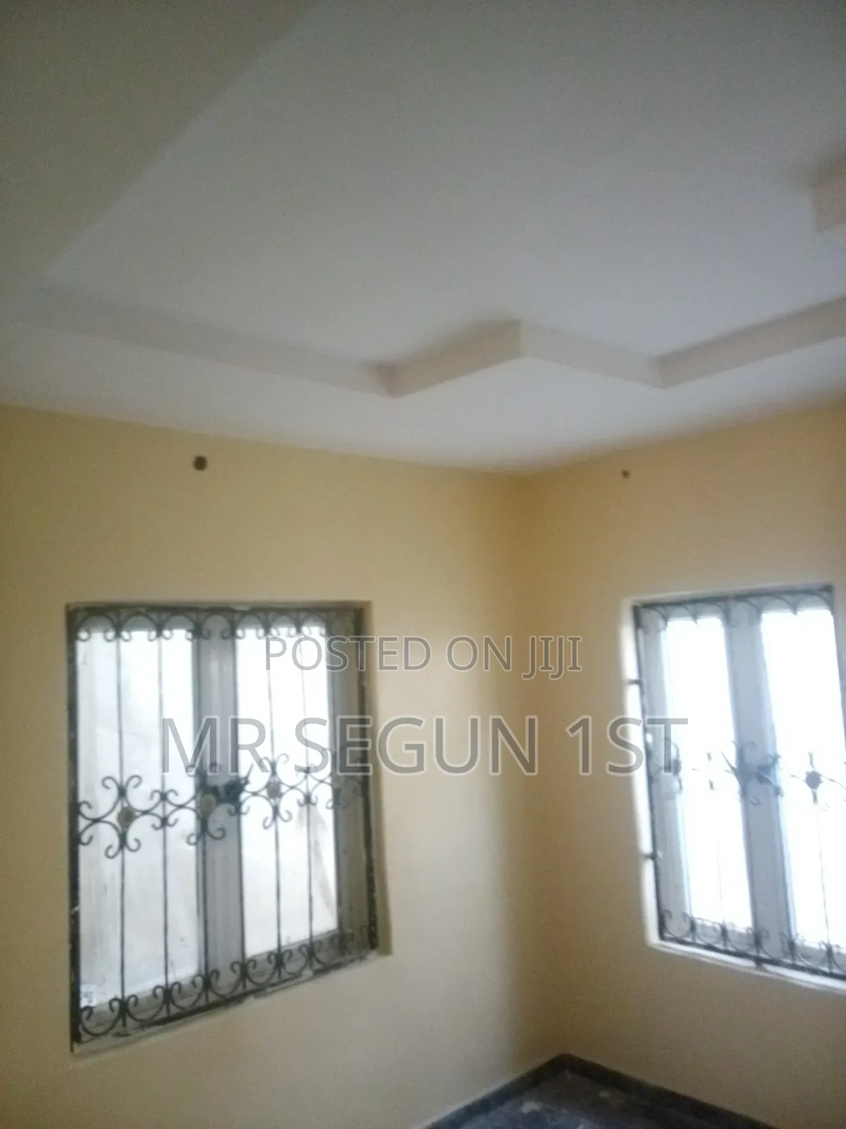 3bdrm Block of Flats in Common Wealth Estate, Akala Express for rent