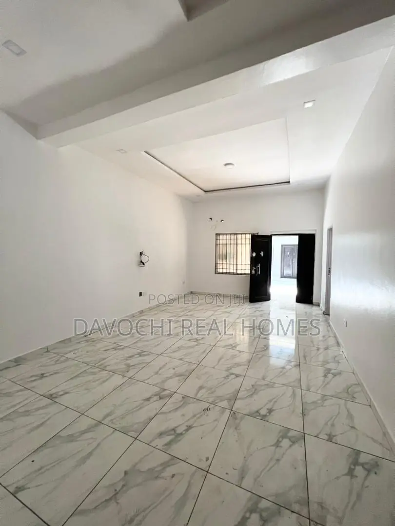 3bdrm Apartment in Ilasan, Lekki for rent