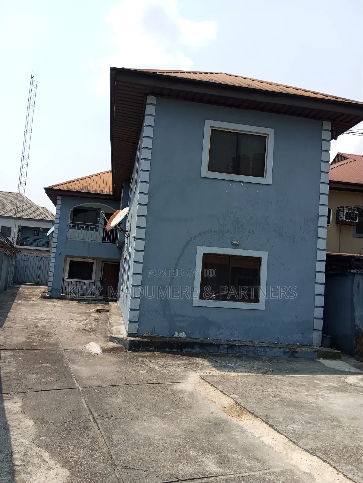 4bdrm Block of Flats in Off Mummy B Road,, Port-Harcourt for sale