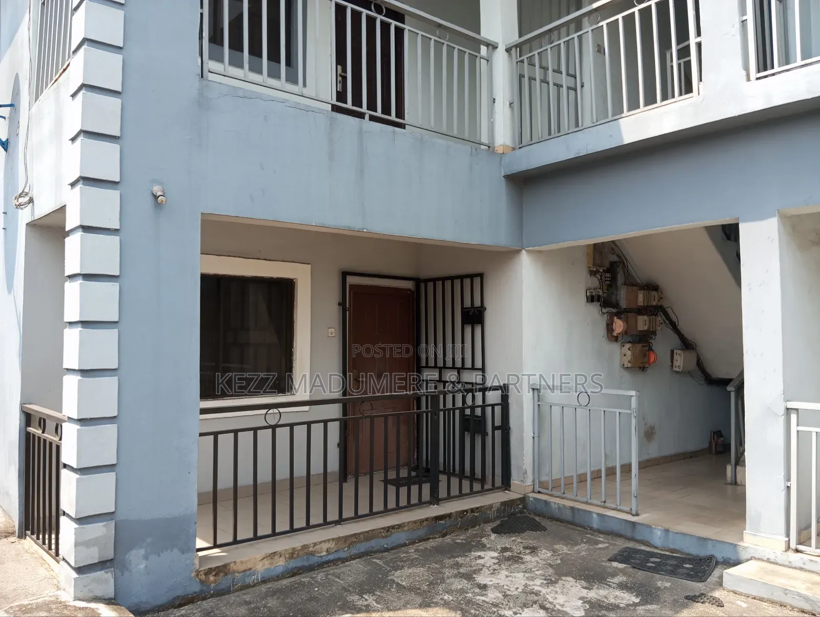 4bdrm Block of Flats in Off Mummy B Road,, Port-Harcourt for sale