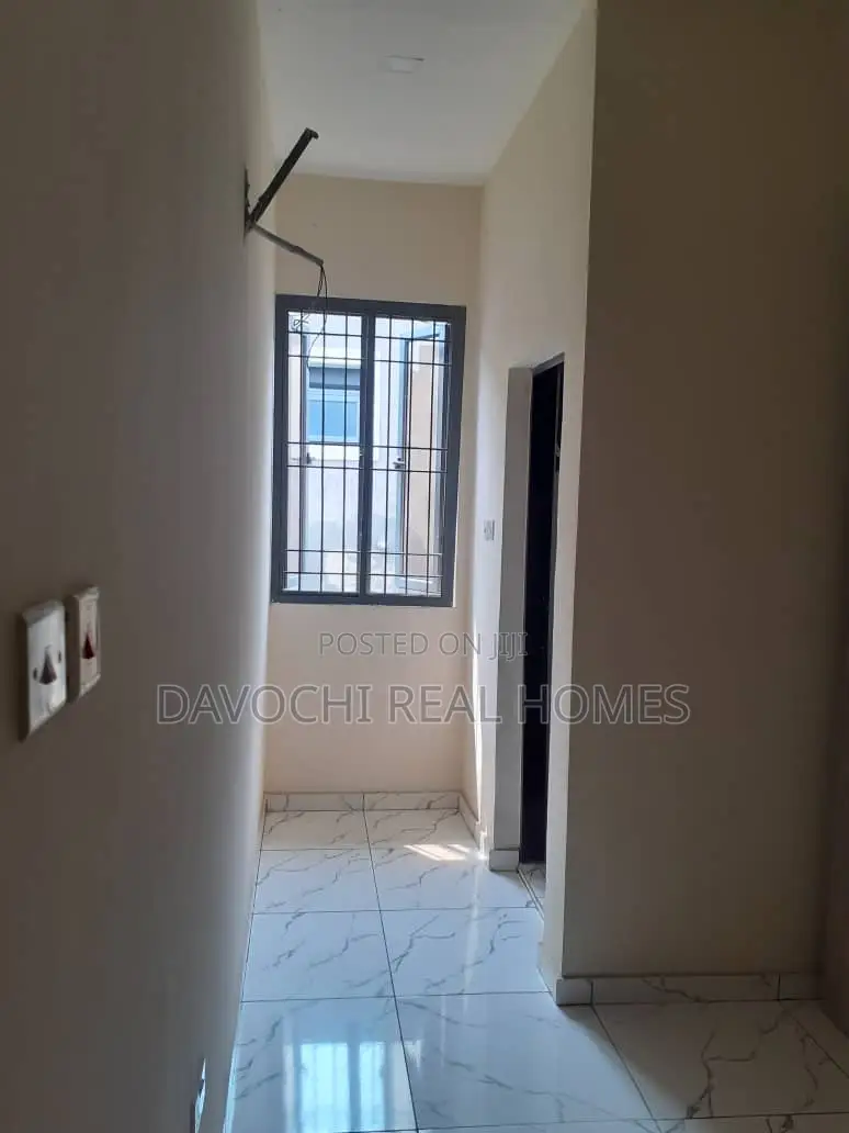 3bdrm Apartment in Orchid Road, Lekki for sale