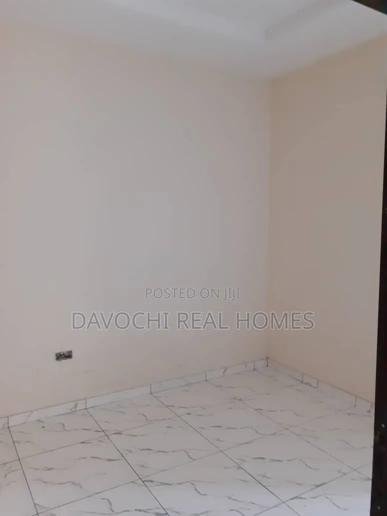 3bdrm Apartment in Orchid Road, Lekki for sale