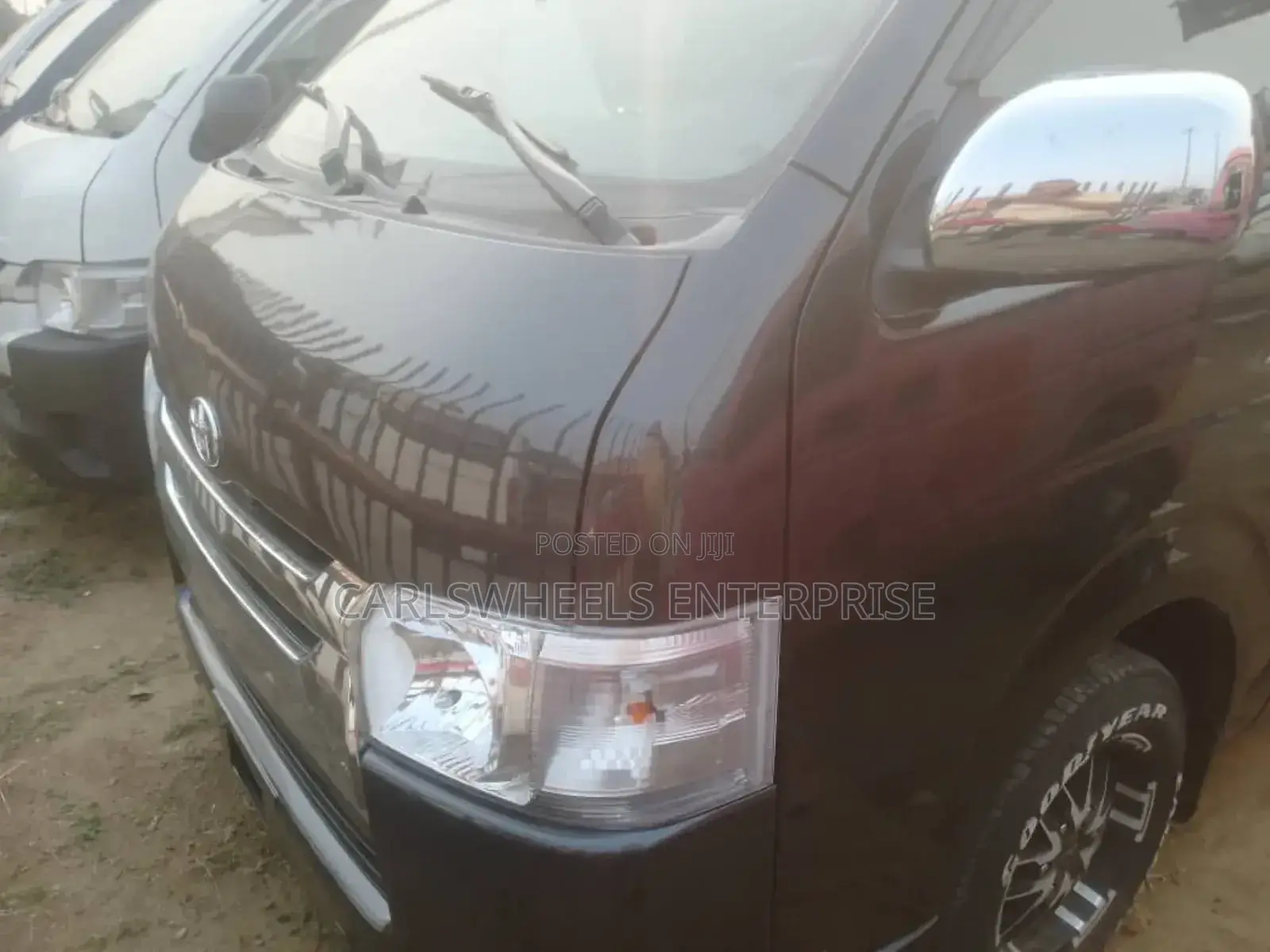 Toyota HiAce 2015 Black