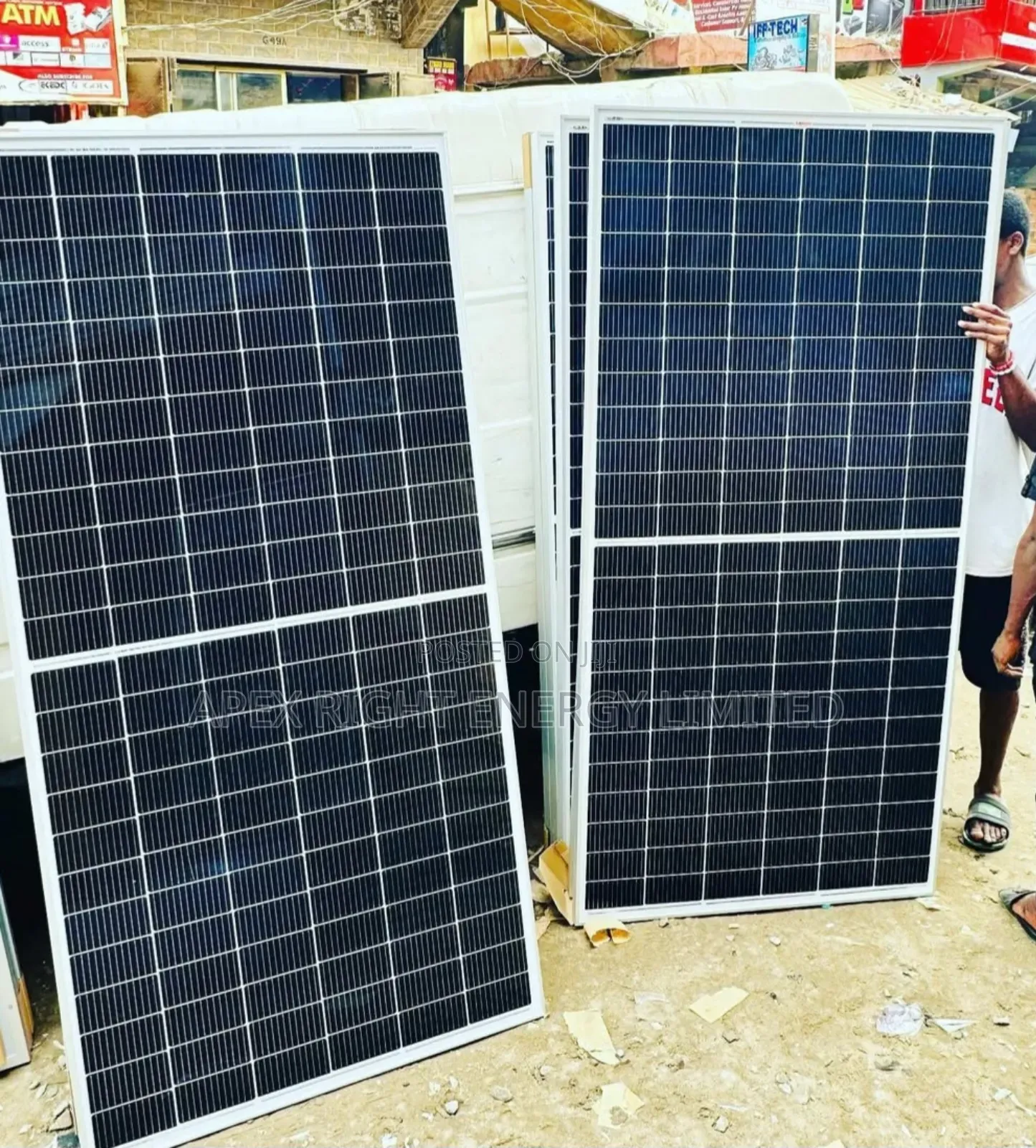 650watts Mono-crystalline 144cells Canadian Panel