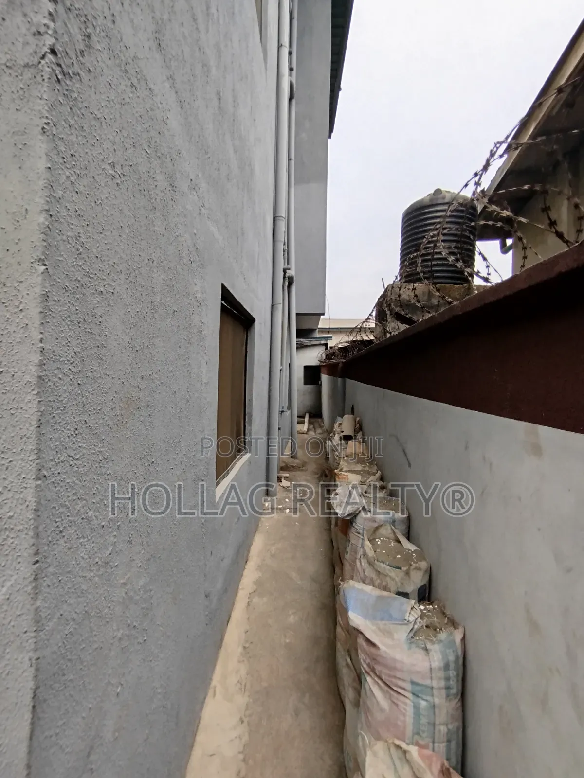 2bdrm Block of Flats in Oworonshoki / Shomolu for sale