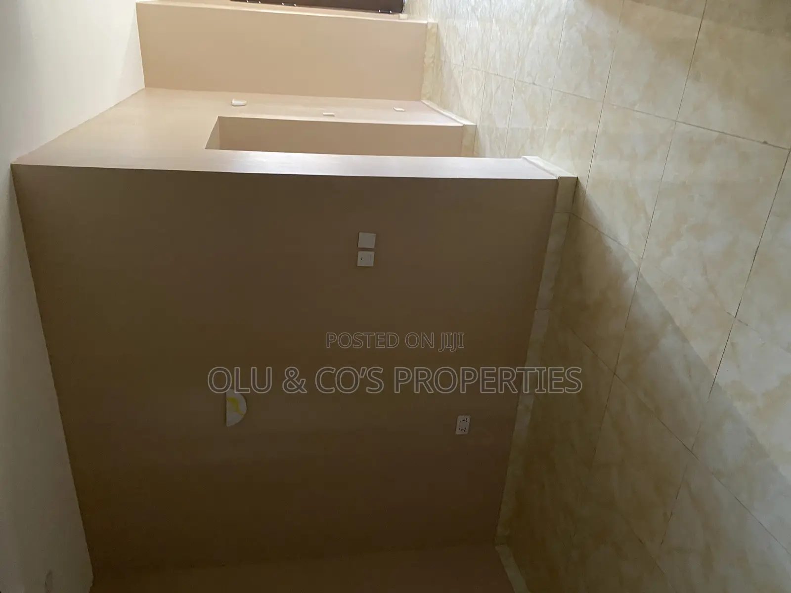 2bdrm Block of Flats in Pineville Estate, Lugbe District for rent