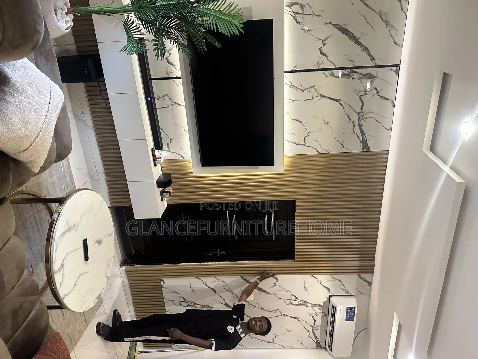 High Taste TV CONSOLE