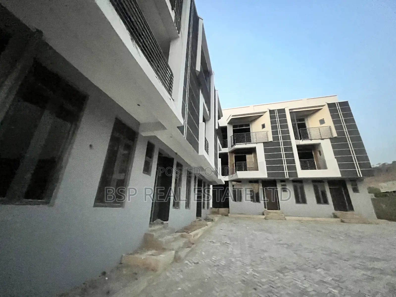 4bdrm Townhouse/Terrace in Dape for sale