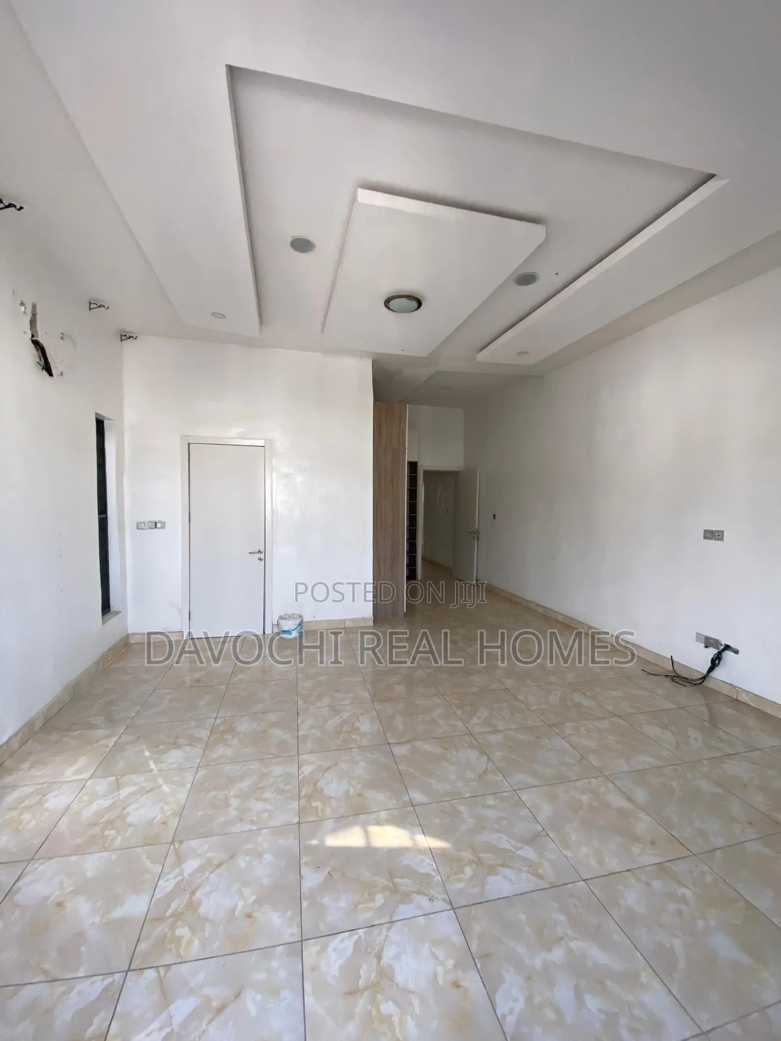 4bdrm Duplex in Chevron for rent