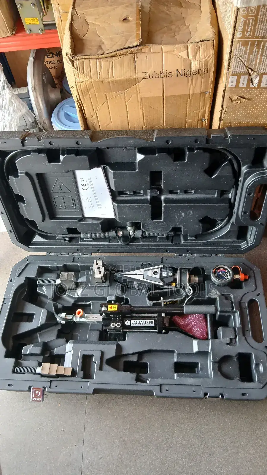 Flange Spreader With Pump