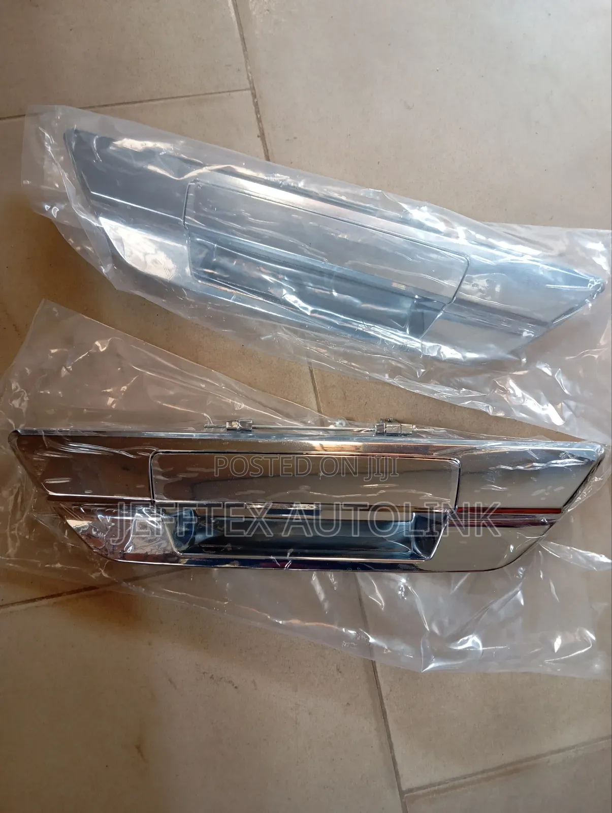 Back Tailboard Handle for Toyota Hilux 2018