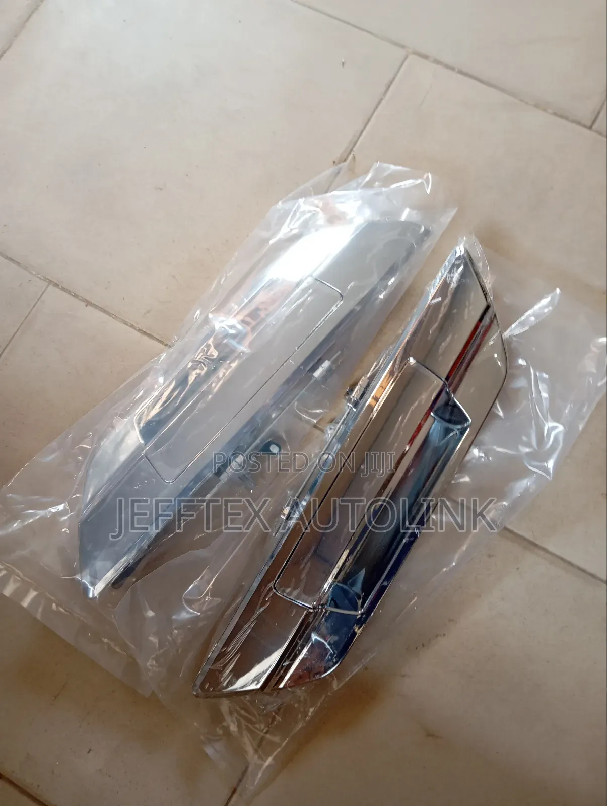 Back Tailboard Handle for Toyota Hilux 2018