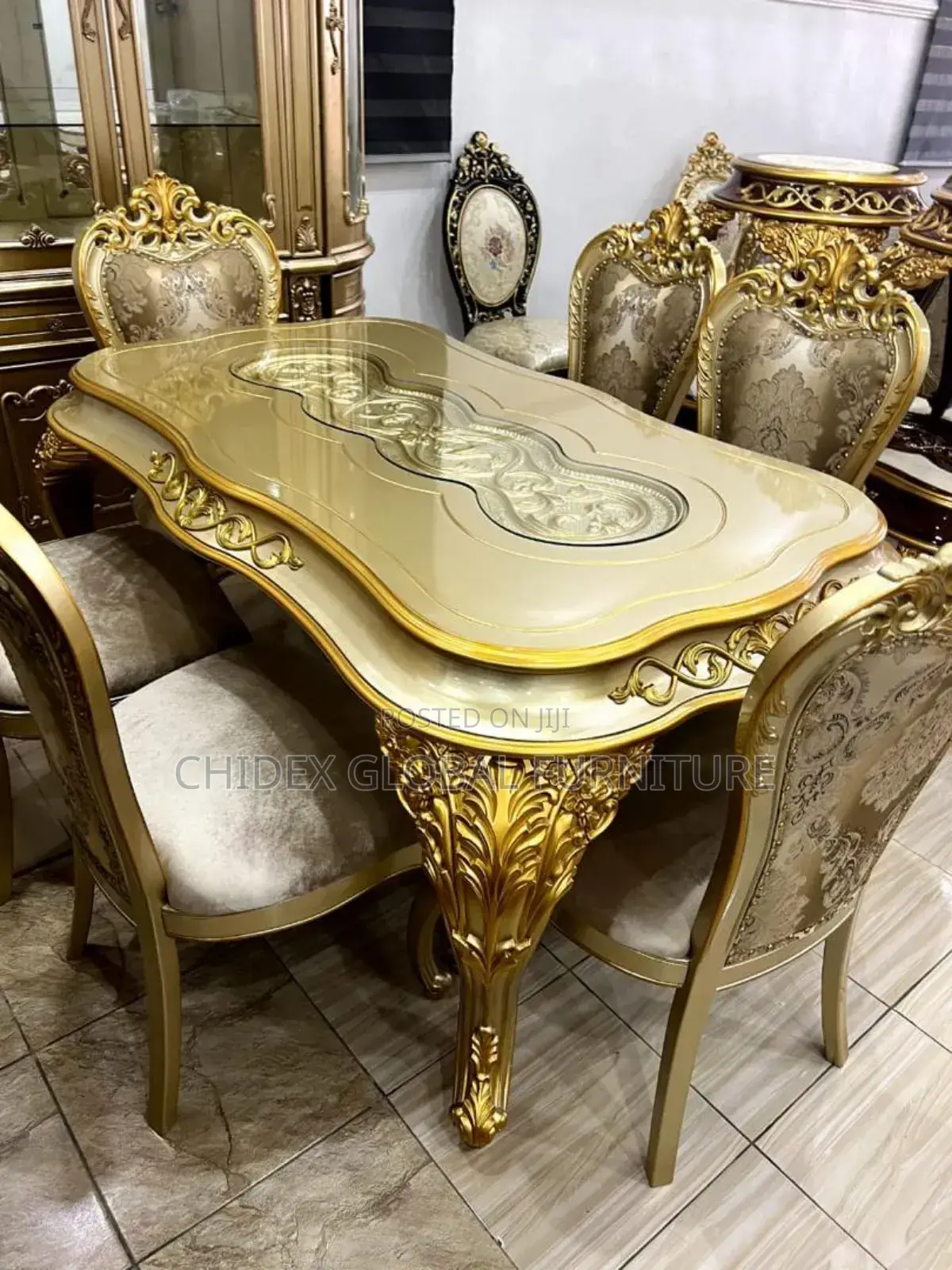 Royal Dining Table