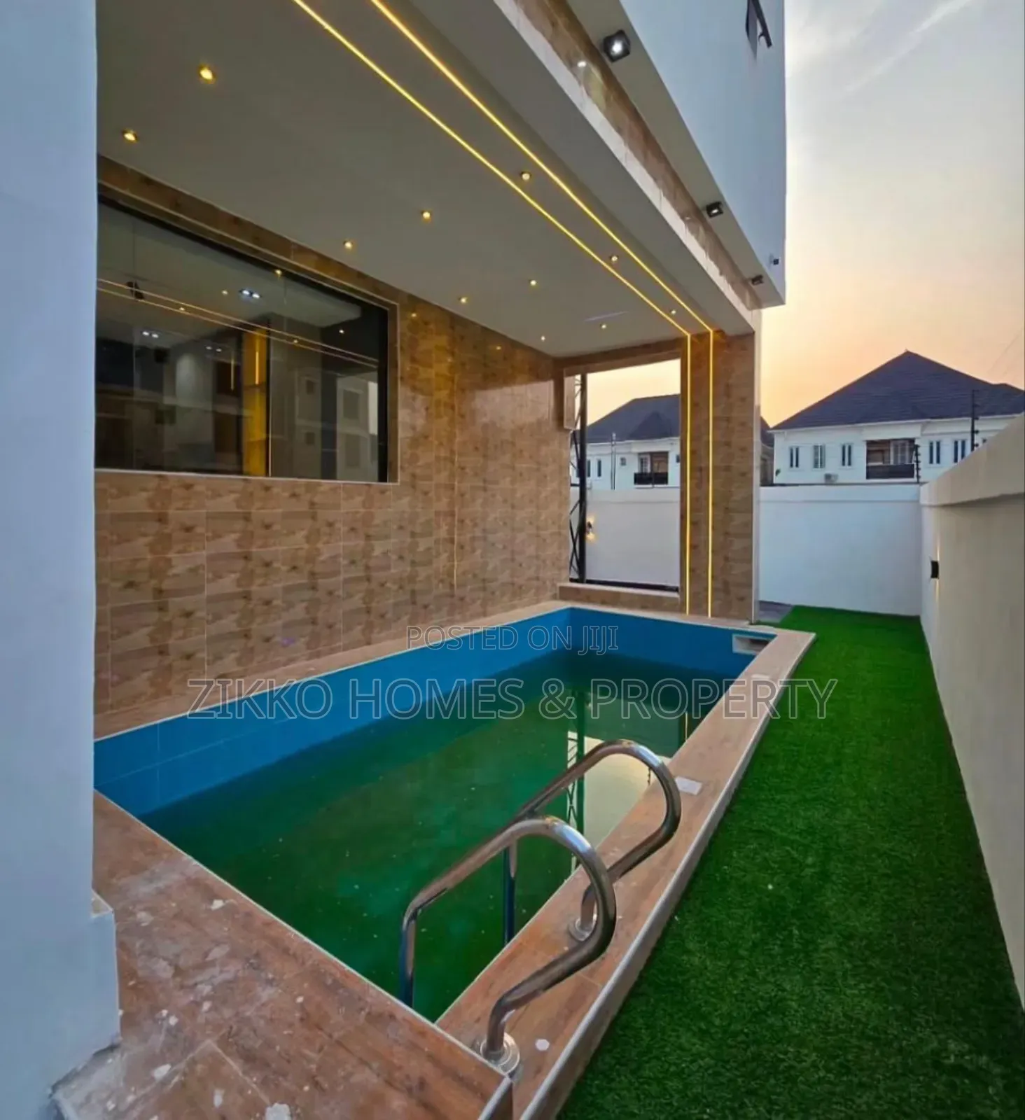5bdrm Duplex in Vgc for sale