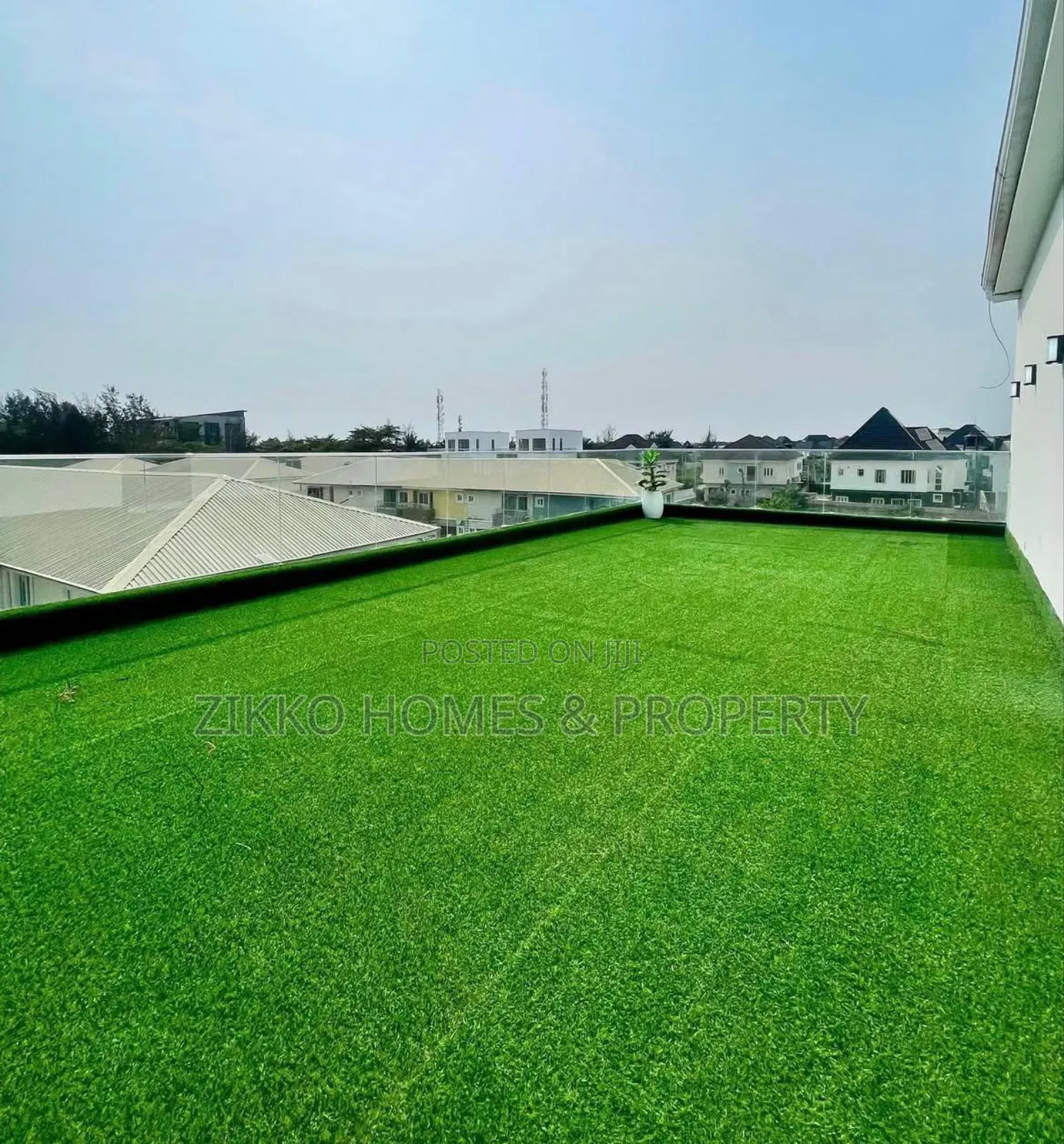 5bdrm Duplex in Lekky County, Lekki for sale