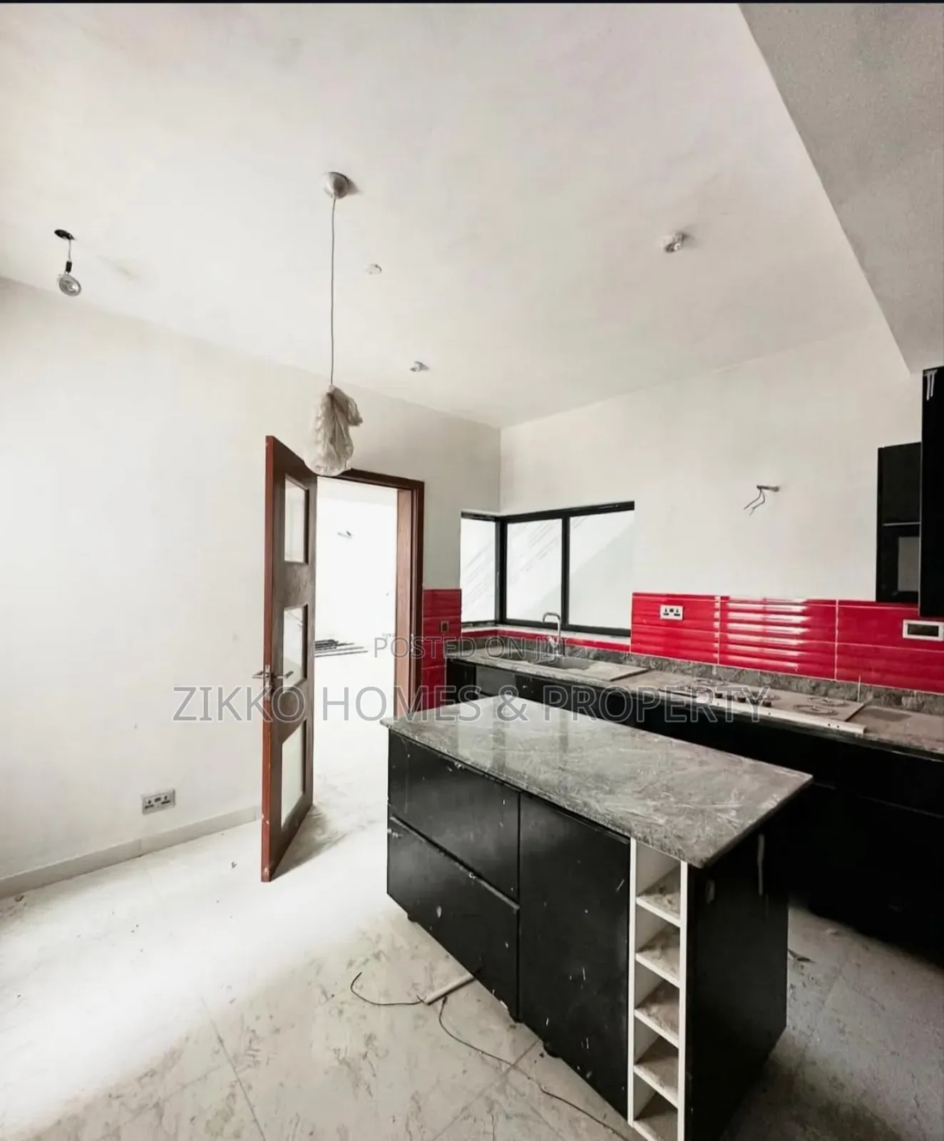 3bdrm Maisonette in Lekki for sale
