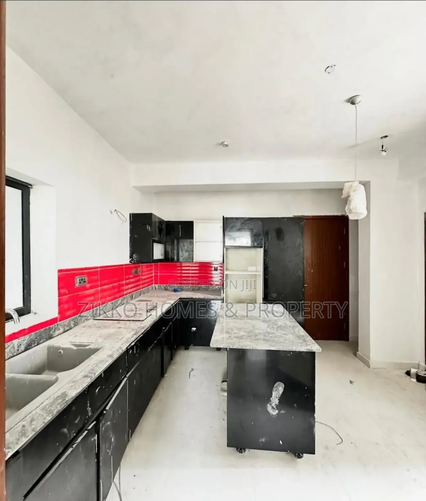 3bdrm Maisonette in Lekki for sale