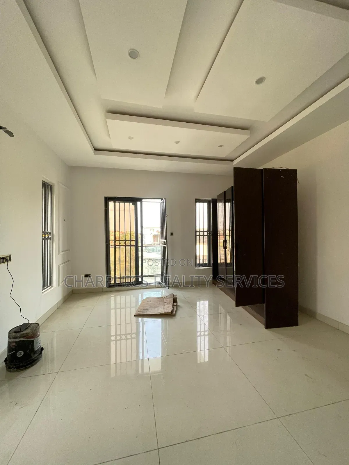 4bdrm Duplex in Anthony Village for sale