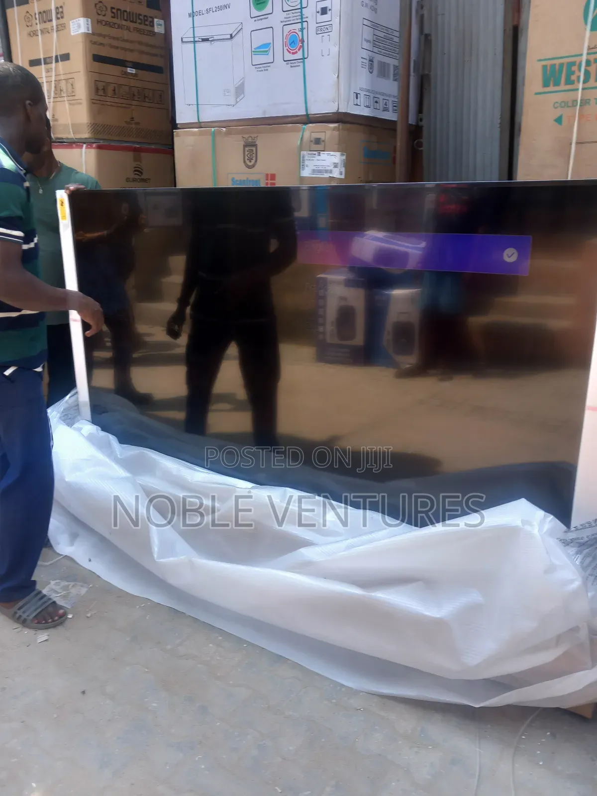 Hisense 100" Smart Television Netflix HDMI Bluetooth