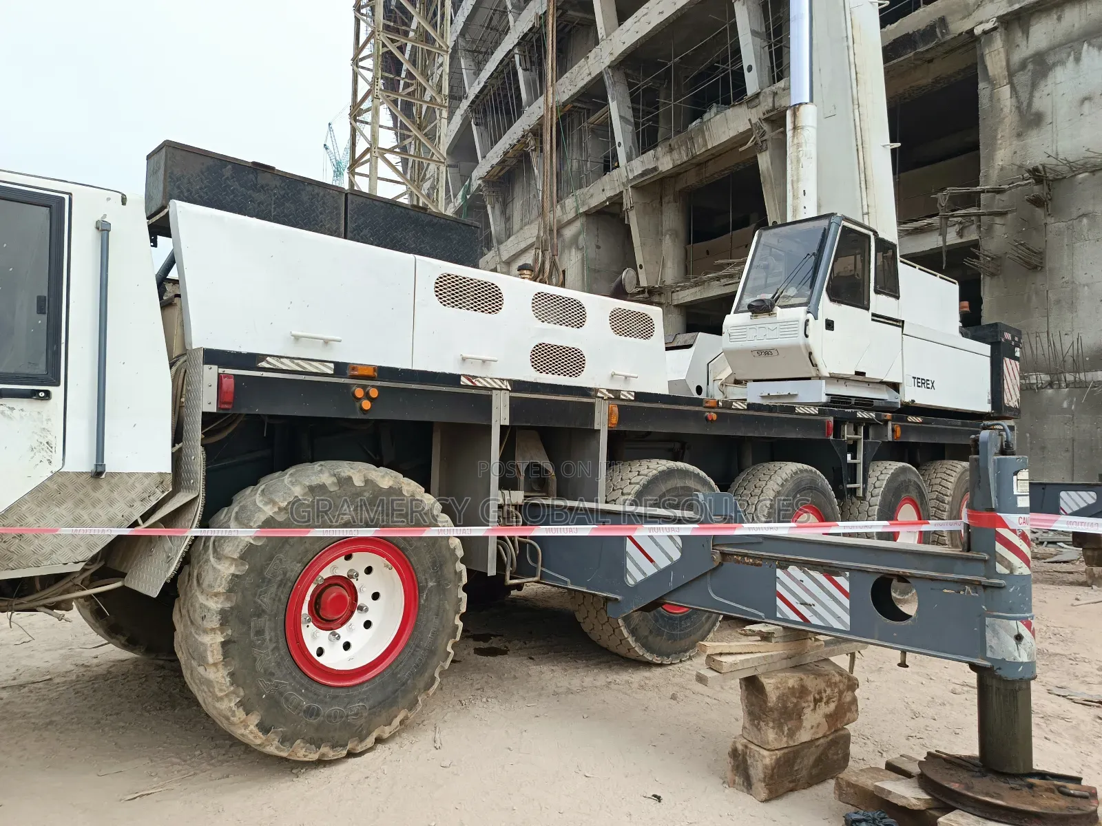 Terex 130 Tons Mobile Motor Crane for Sale