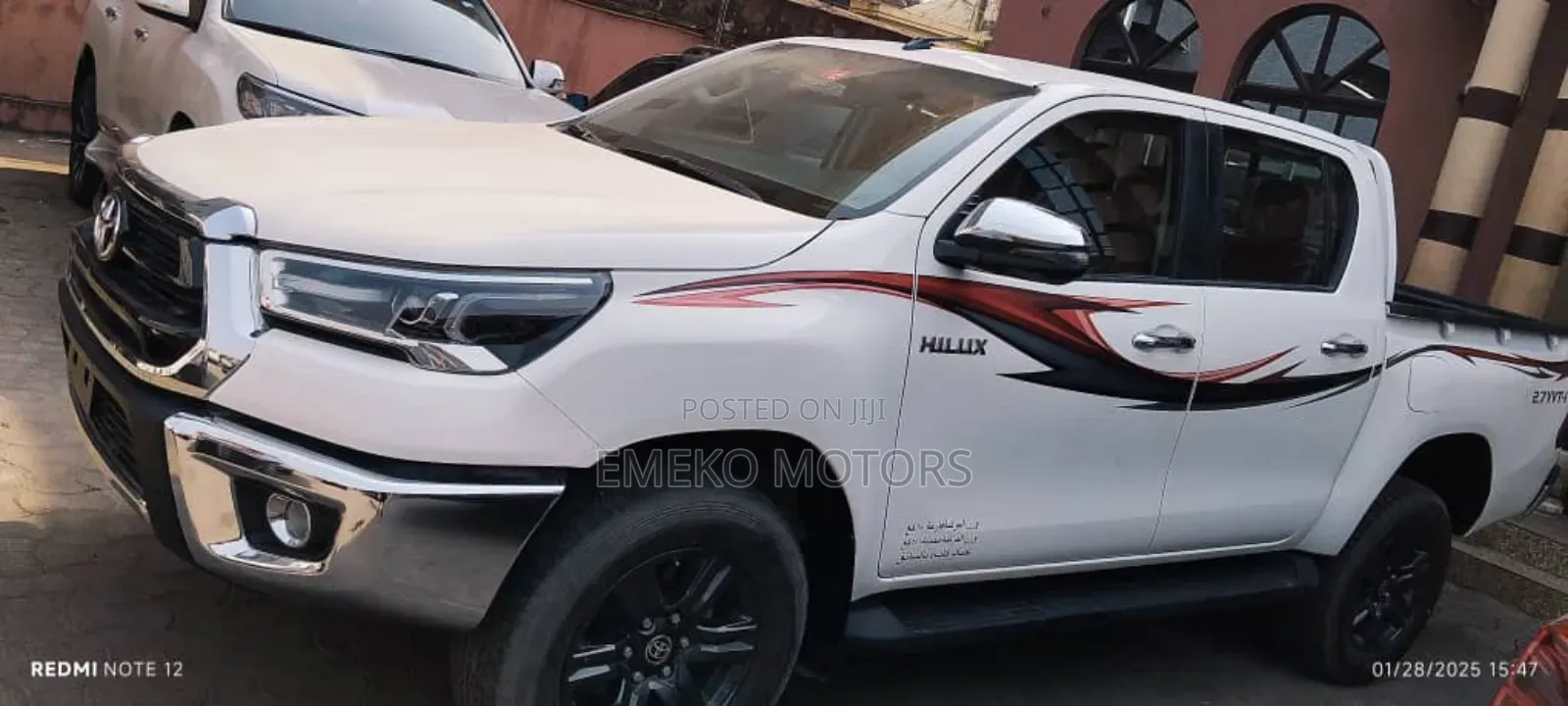 Toyota Hilux 2023 White