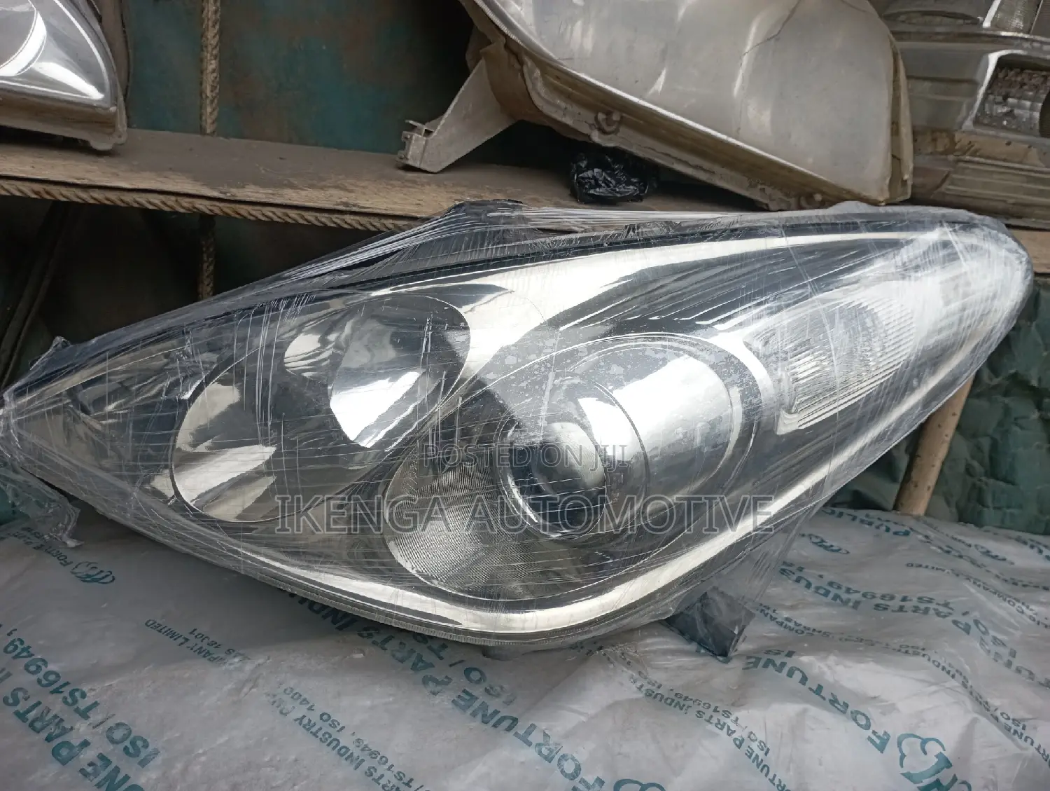 Headlamp Es330 2005-06 Model