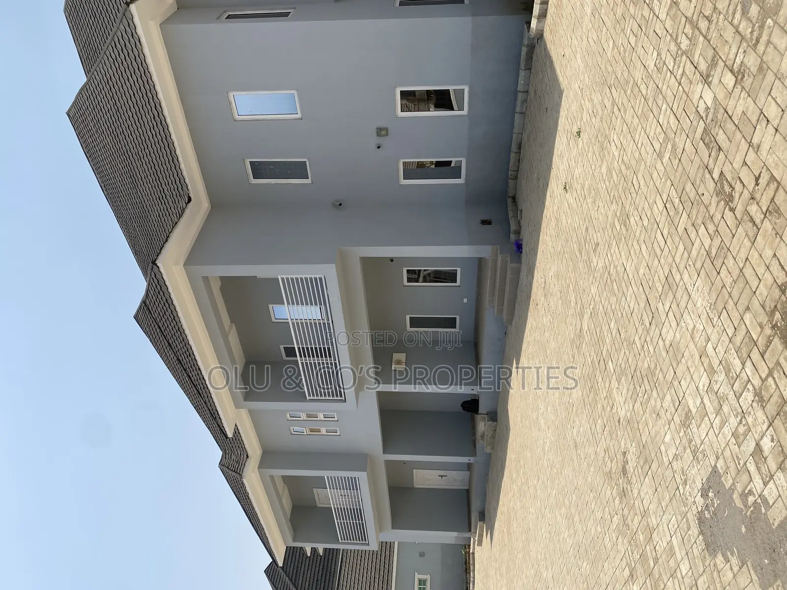 2bdrm Block of Flats in Nut District for rent