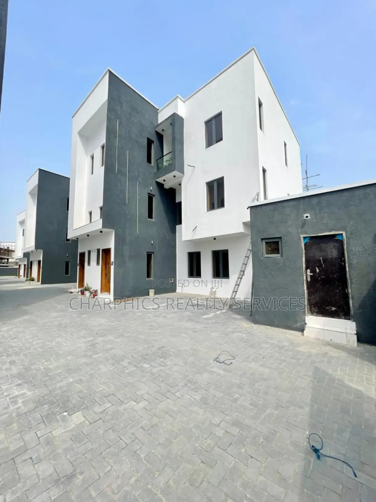 4bdrm Duplex in Lekki Phase 1 for sale