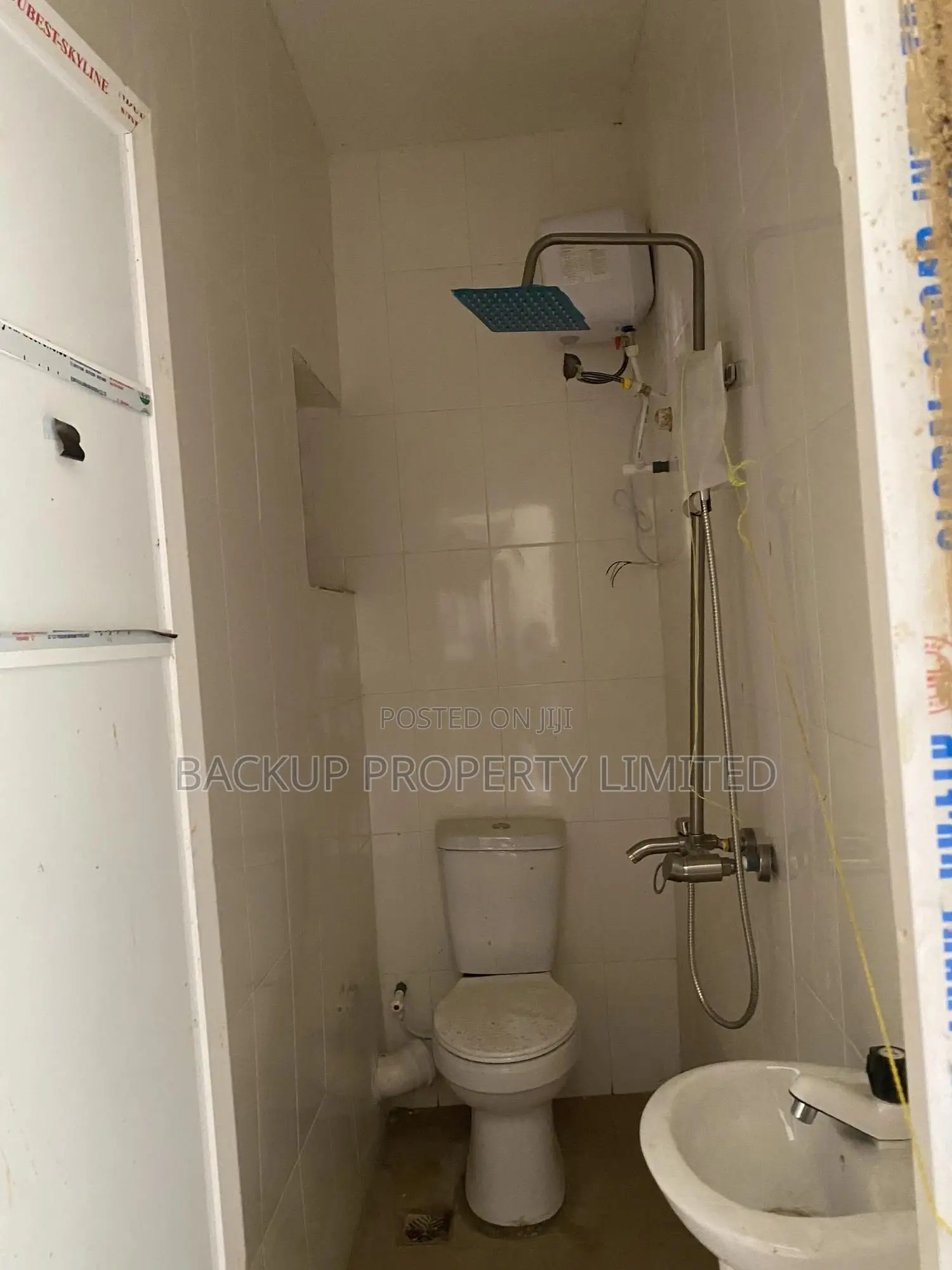 Mini Flat In Off Randle Avenue For Sale