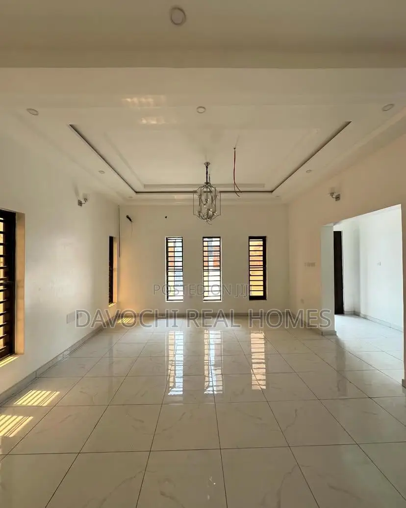 5bdrm Duplex in Ikate for rent