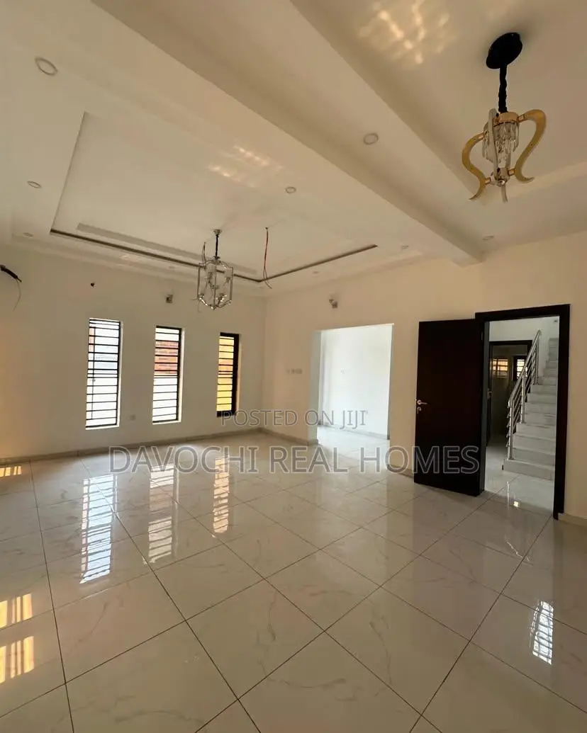5bdrm Duplex in Ikate for rent