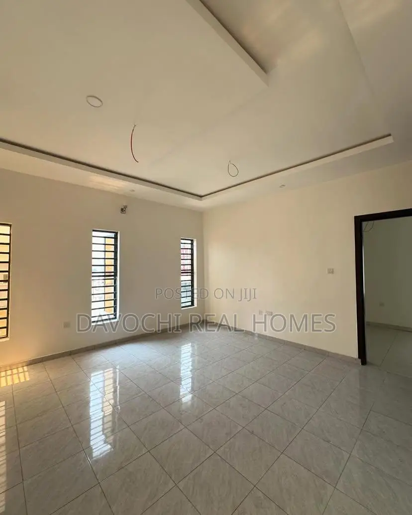 5bdrm Duplex in Ikate for rent