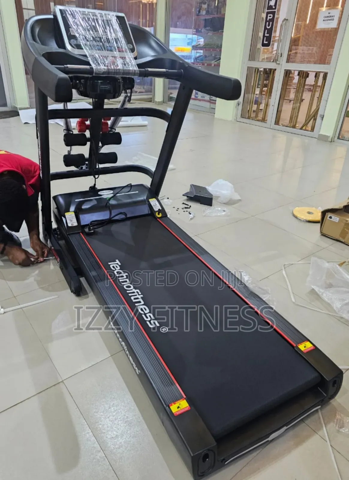 Brand New 2.5hp Treadmill Machine With Massager and Incine